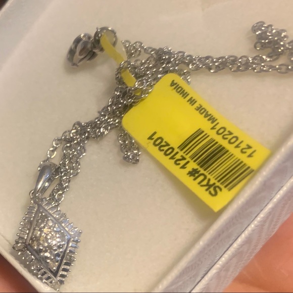 .10 ct diamond pendant platinum over sterling - Picture 2 of 2